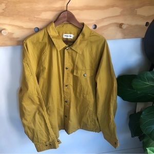 Taylor Stitch long sleeve lightweight jacket.